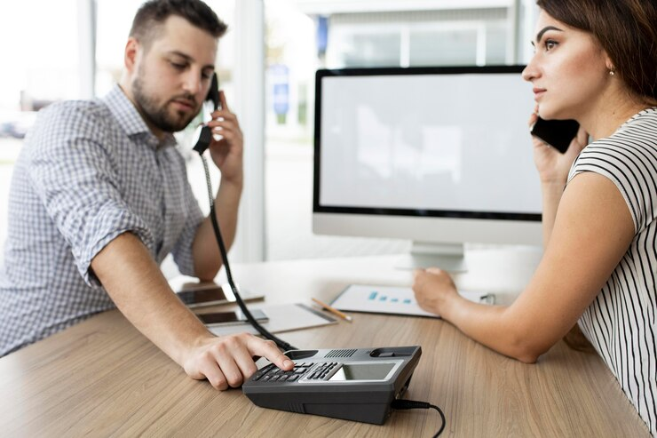 Key Factors for Choosing the Right Business Communication Tools